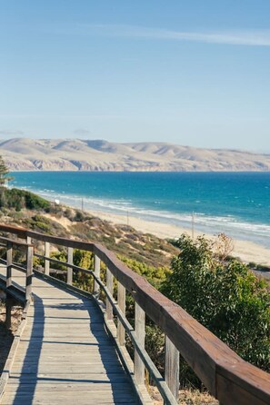 Una playa cerca
