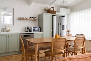 Dining - Wine Down McLaren Vale ~ a cosy vineyard retreat (McLaren Vale)