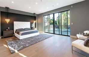 Luxury Villa, Multiple Beds, Pool Access, Pool View (Cumpston Oasis)