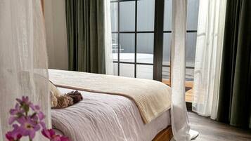 1 habitación, tabla de planchar con plancha, wifi y ropa de cama