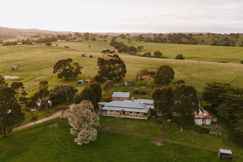 Wattle Hills~Fleurieu Farm Stay Retreat with Pool
