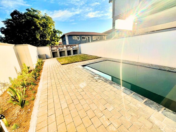 Apartment | Pool - Surrey Oasis in Randburg (Johannesburg)