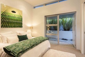 4 habitaciones, tabla de planchar con plancha, internet y ropa de cama 