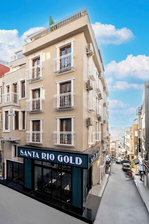 Front of property - Santa Rio Gold Taxim (Istanbul)