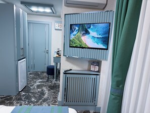 Superior Room | In-room safe, laptop workspace, blackout drapes, free WiFi - Santa Rio Gold Taxim (Istanbul)