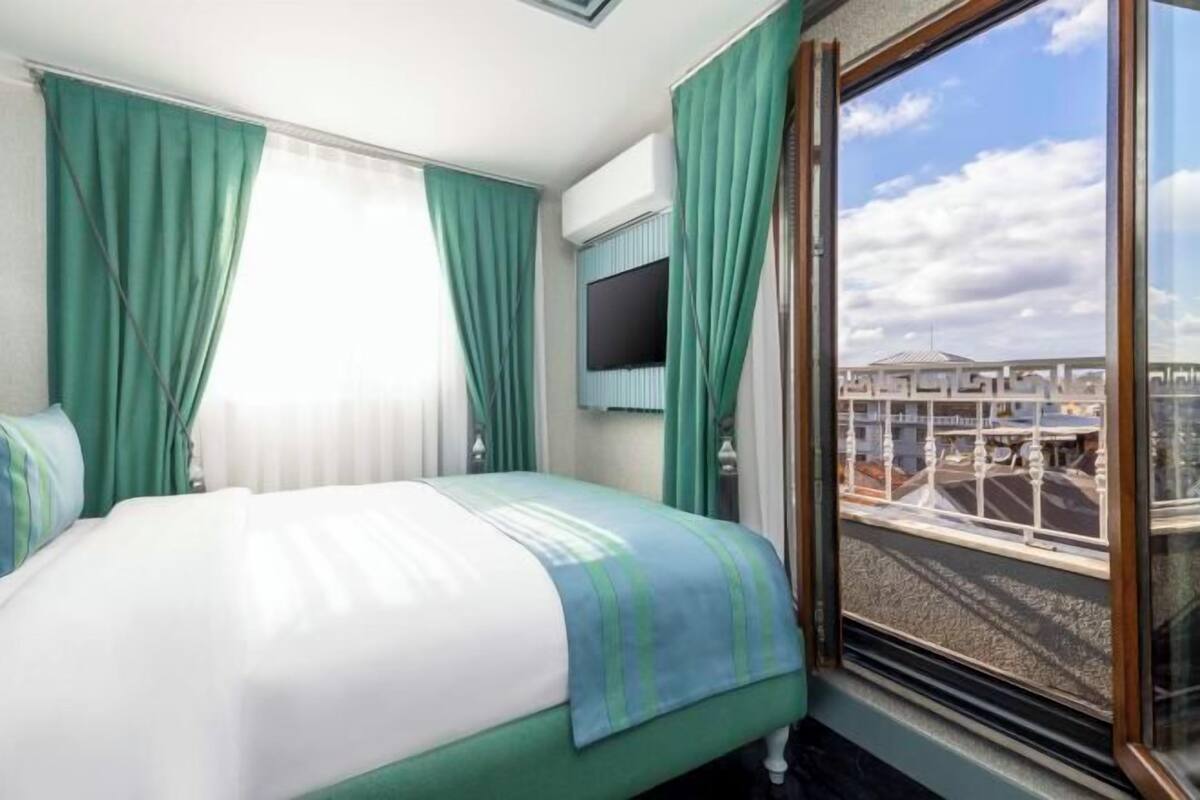 In-room safe, laptop workspace, blackout curtains, free WiFi