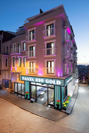 Front of property - Santa Rio Gold Taxim (Istanbul)
