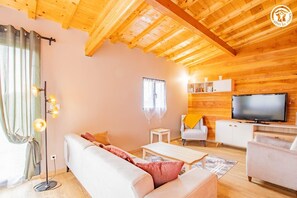 Télévision, cheminée