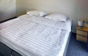 2 chambres, accès au Wi-Fi (inclus), literie fournie