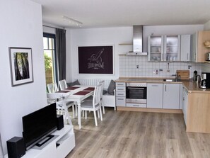 Private kitchen - Herring Gull Comfortable Holiday Residence (Ostseebad Prerow)