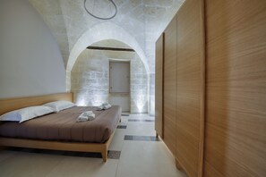 WiFi (無料)、ベッドシーツ