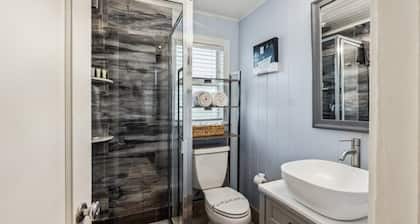 Lil John Coastal Cottage Near Siesta Key Beach