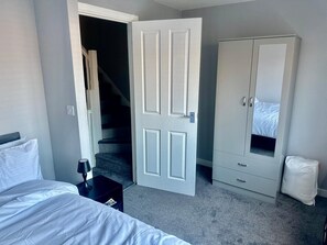 4 bedrooms, free WiFi