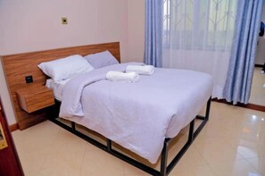 2 bedrooms, WiFi - The Peace Palace (Kampala)