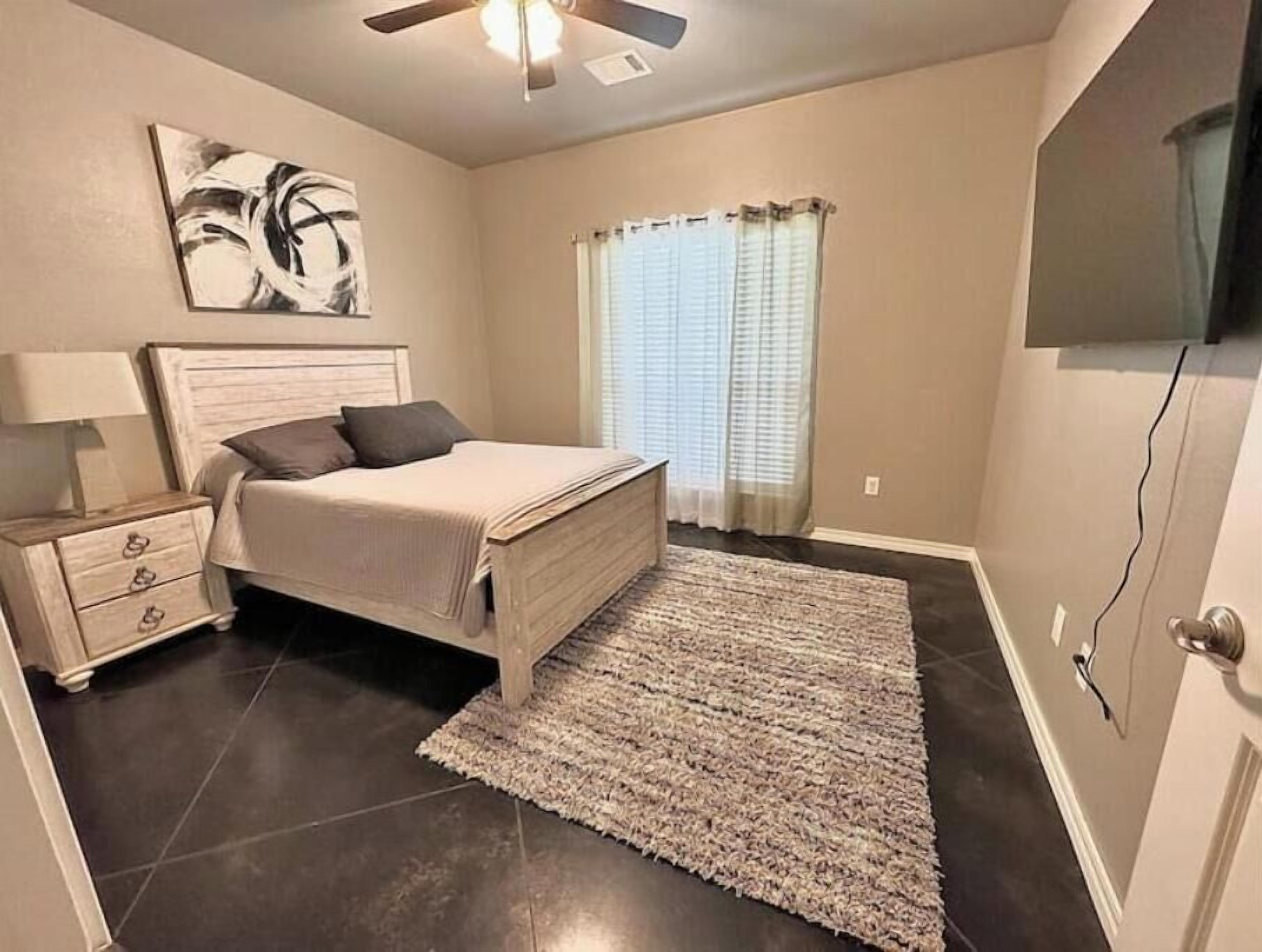 3 chambres, fer et planche à repasser, draps fournis