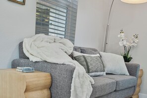 Smart TV - Serene and Stylish Getaway - Modesto, CA (Modesto)