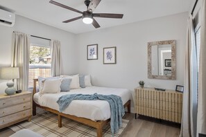 2 عدّة غرف نوم ومكواة/لوح كي وواي فاي مجانًا وملاءات أسرّة