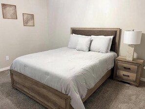 3 bedrooms, iron/ironing board, bed sheets - [7905] New modern, 3 BRD, 2 BA, 2 car garage home. (Amarillo)