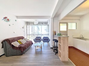 Living area - La Tourette, 49m² T2 in Saint-Denis (Saint Denis)