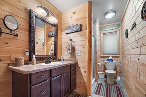 Bruser, hårtørrer, håndklæder