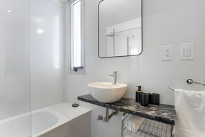 Hair dryer, towels - Modern Studio with Great Views (Buenos Aires)