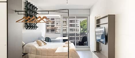 Fer et planche à repasser, accès Internet, draps fournis