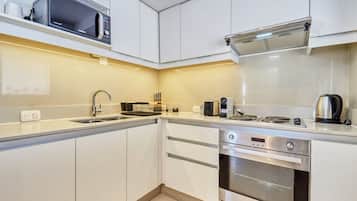 Fridge, microwave, oven, coffee/tea maker