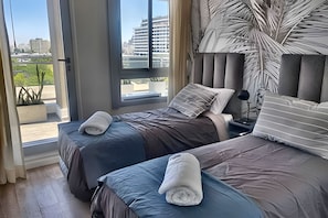 3 bedrooms, iron/ironing board, bed sheets