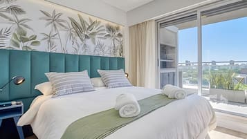 3 bedrooms, iron/ironing board, bed sheets