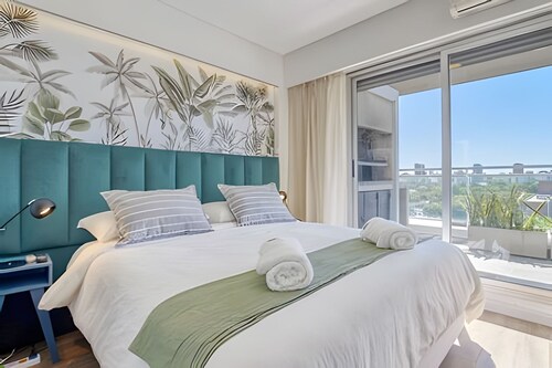 Superb 3BR with Pool, BBQ, Sauna & Stunning Views