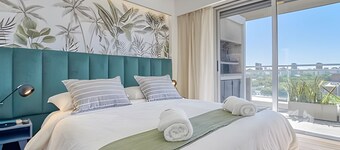 Superb 3BR with Pool, BBQ, Sauna & Stunning Views