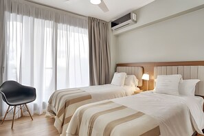 2 bedrooms, iron/ironing board, internet, bed sheets