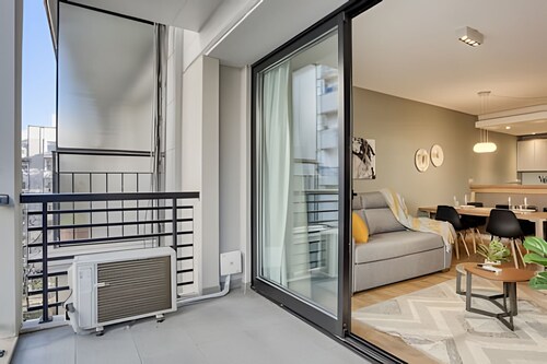 Modern Fully Equipped Fast WiFi in Prime Location