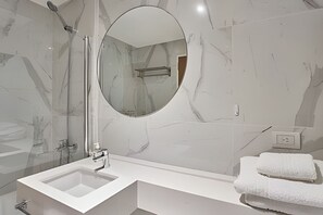 Hair dryer, towels - Elegant 2BR Perfect for Families, Fast WiFi (Buenos Aires)
