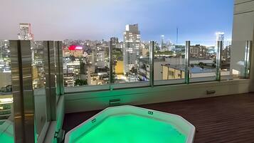 Bañera de hidromasaje exterior