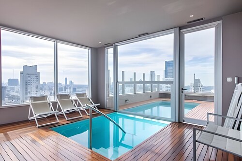 Great 2BR with Heated Rooftop Pool, Gym & Hot Tub