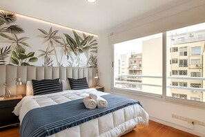 2 soverom, strykejern/-brett, internettilgang og sengetøy