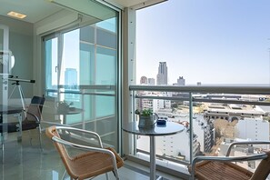 Dining - Luxury 2BR Apartment with Pool, Gym & Spa (Buenos Aires)