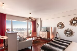 1 bedroom, iron/ironing board, Internet, bed sheets - Perfect 1 BR in best Palermo Location Pool & Gym! (Buenos Aires)