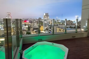 Bain à remous extérieur