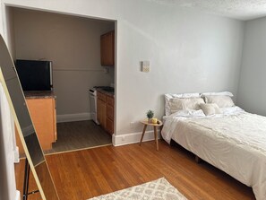 1 bedroom, WiFi, bed sheets