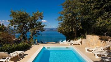 House | Kolam renang | Kolam renang terbuka