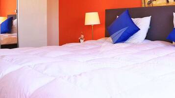 Casa móvil | 2 dormitorios, mobiliario individual, tabla de planchar con plancha