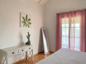 2 bedrooms, in-room safe, iron/ironing board, travel crib