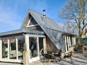 Outdoor dining - SP 31 Comfortable Holiday Residence (Callantsoog)