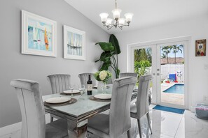 Dining - Family Favorite-Heated Pool/2 Kings/Everglades (Homestead)