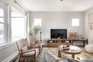 House, 3 Bedrooms | Living area