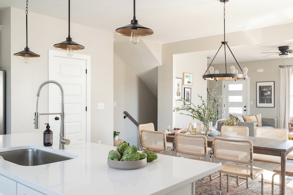 House, 3 Bedrooms | Private kitchen | Full-size fridge, microwave, oven, stovetop