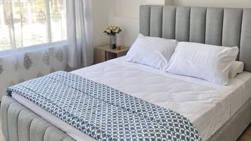 3 bedrooms, iron/ironing board, WiFi, bed sheets