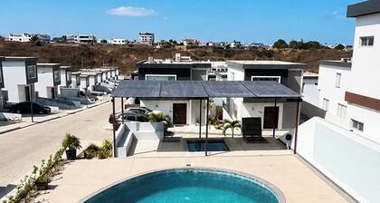 3-bedroom house in beautiful Manta with AC, WiFi. Enjoy your stay